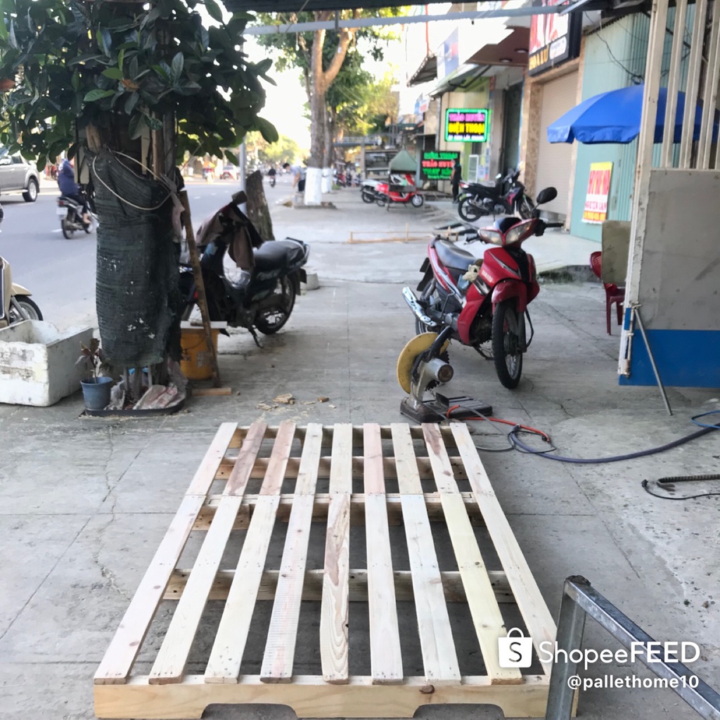 Giường pallet gỗ thông