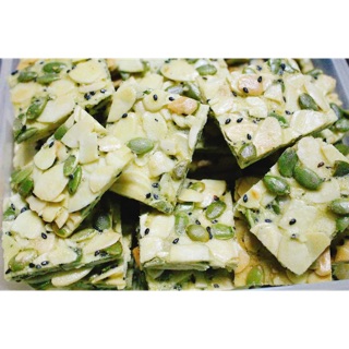 BÁNH NGÓI HẠNH NHÂN