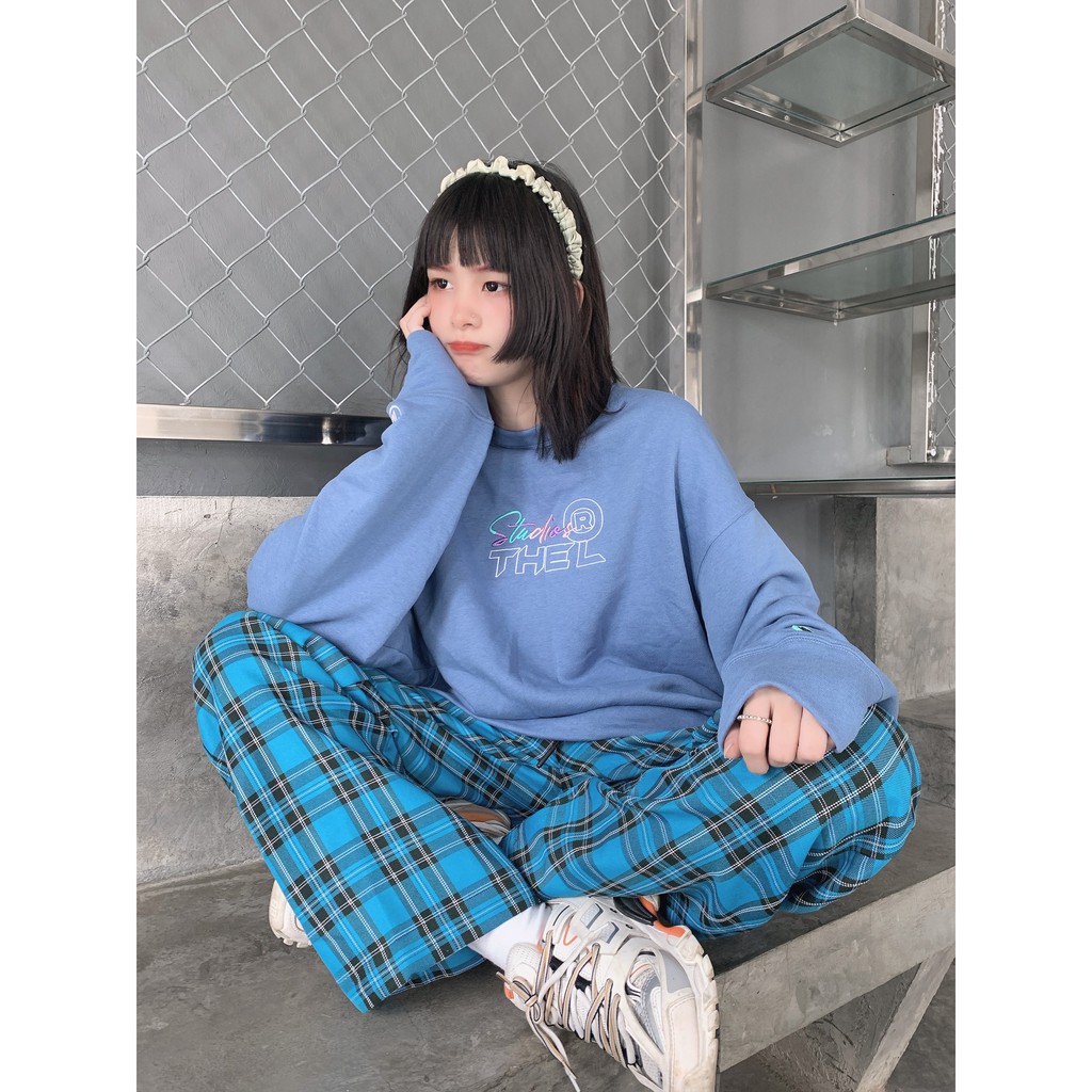 THELSTUDIOS - Áo Sweater thêu logo chạy màu (4 màu) | BigBuy360 - bigbuy360.vn