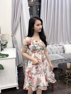 Váy xoè hoa