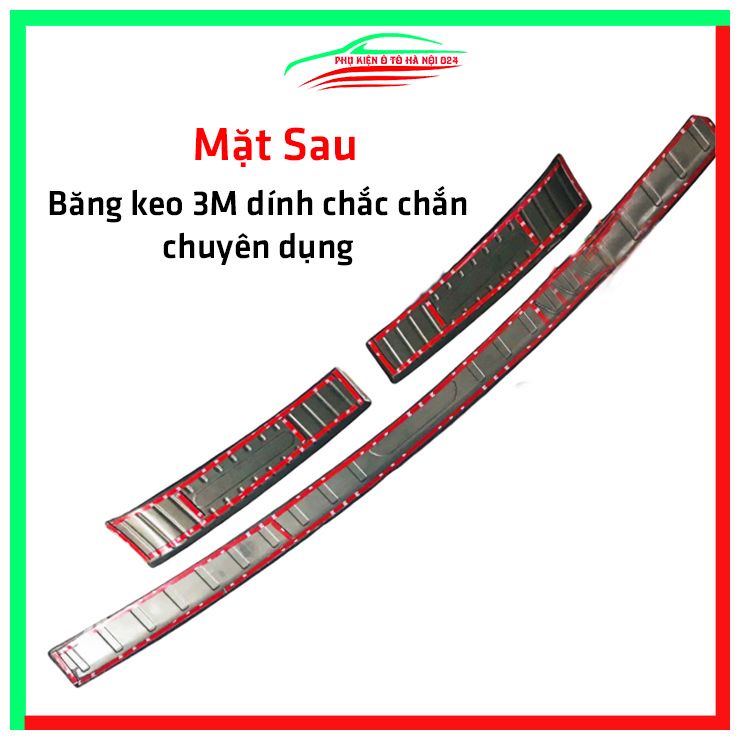 Ốp chống trầy cốp Corolla Cross 2020-2023 Vân Titan
