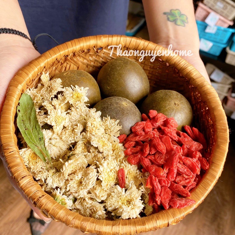 [Mã 267FMCGSALE giảm 8% đơn 500K] Quả la hán cỡ to quả già (1 quả)