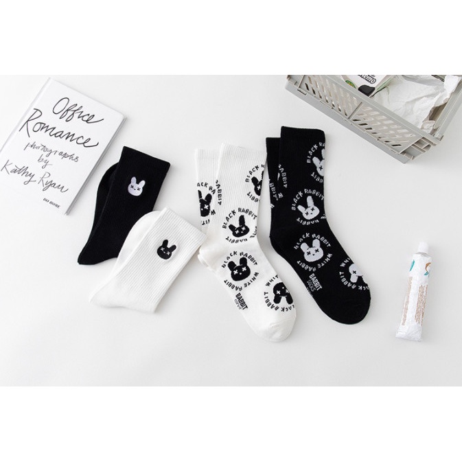 Vớ hình Thỏ cao cổ Nam Nữ phong cách thể thao, trẻ trung, năng động.