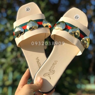 Dép quai ngang viền xanh đỏ