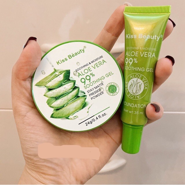 Set kem nền + phấn phủ lô hội Kiss Beauty Smoothing & Moisture Aloe Vera