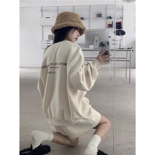 Set áo sweater thêu chữ & quần short nỉ