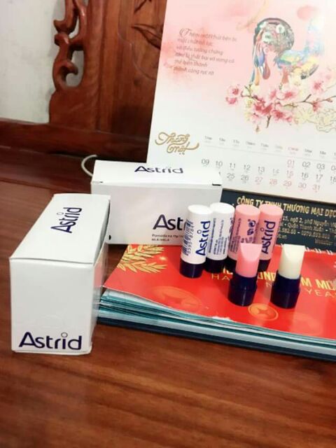 Son dưỡng mỡ hươu Astrid Séc mẫu mới 2016