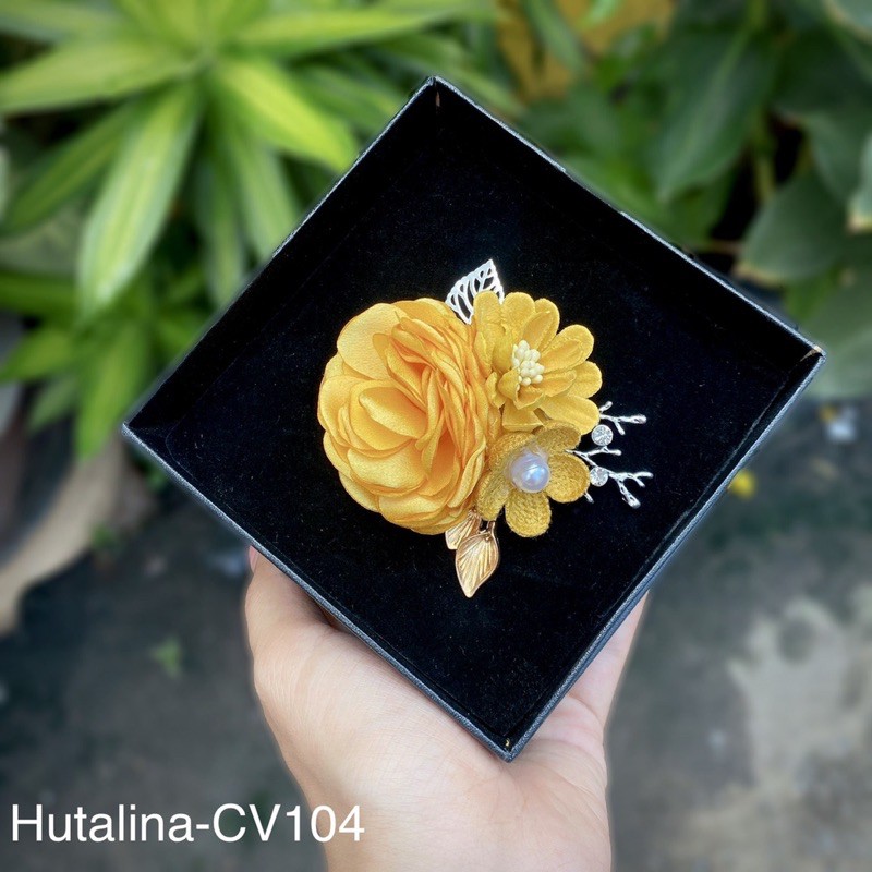 Hoa Cài Áo Handmade Vải Lụa Mã SP CV104 - HUTALINA