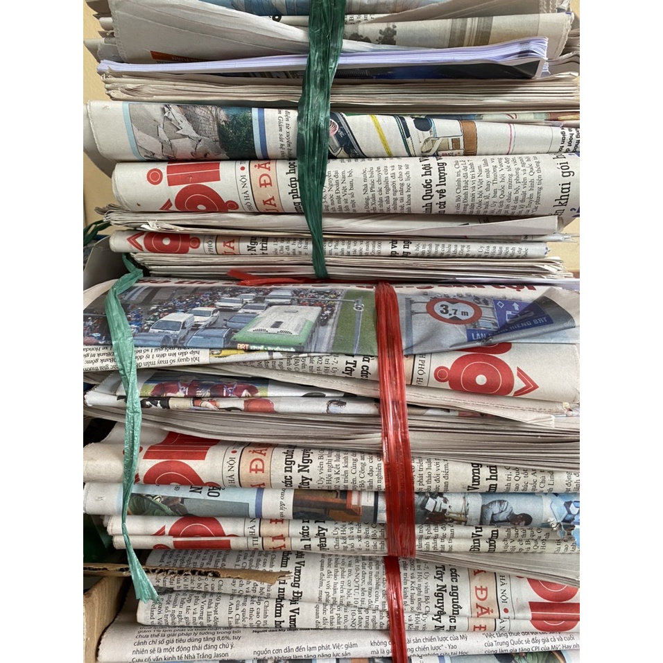 1KG giấy Báo Cũ Hà Nội mới, báo tổng hợp cũ, sạch giá rẻ gói hàng, gói quà, dán tường loại đẹp, thân