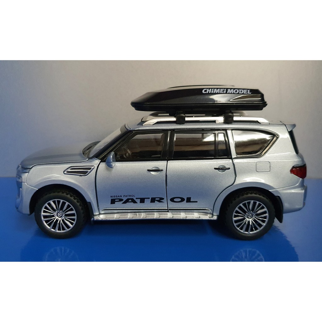 Siêu xe mô hình Nissan Patrol 2021 1:32