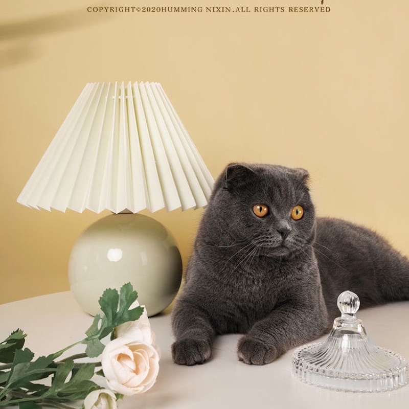 Đèn ngủ để bàn đế bầu gốm chao xếp ly
