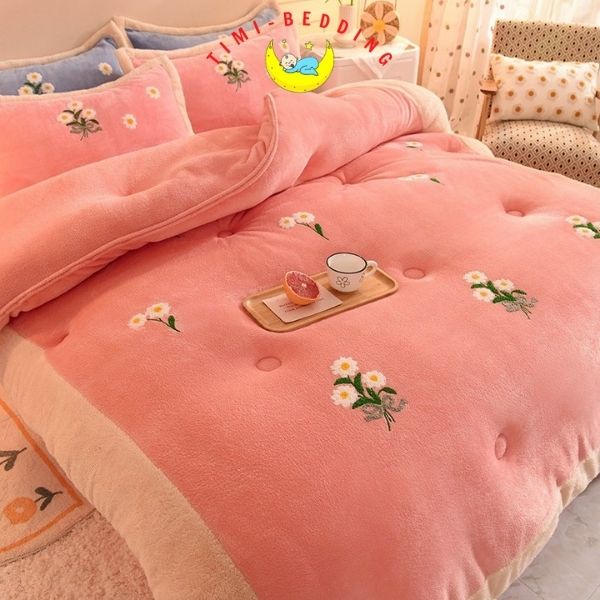 Chăn lông thỏ hoa cúc dày cao cáp chính hãng nhập khẩu kích thước 200 x 230 cm, nặng 4,5 kg - Timibedding