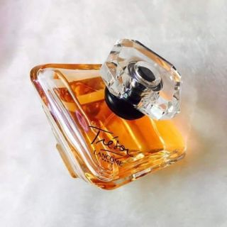 Nước hoa lacome tam giác