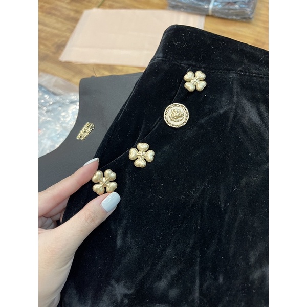 QUẦN GIẢ VÁY NHUNG TAG HUY HIỆU (S65-M69-L73) | BigBuy360 - bigbuy360.vn