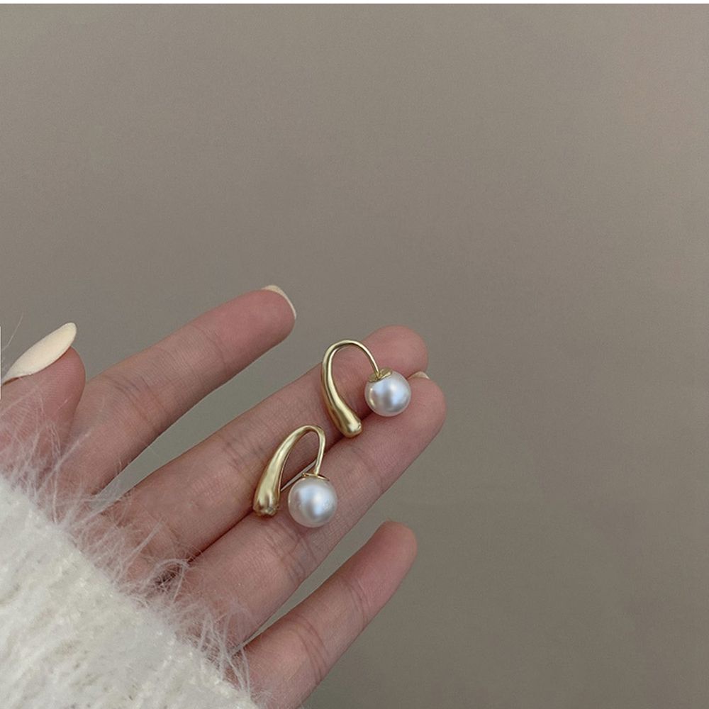 Khuyên tai vòng chữ C bằng hợp kim đính ngọc trai đơn giản thanh lịch phong cách Hàn Quốc cho nữ