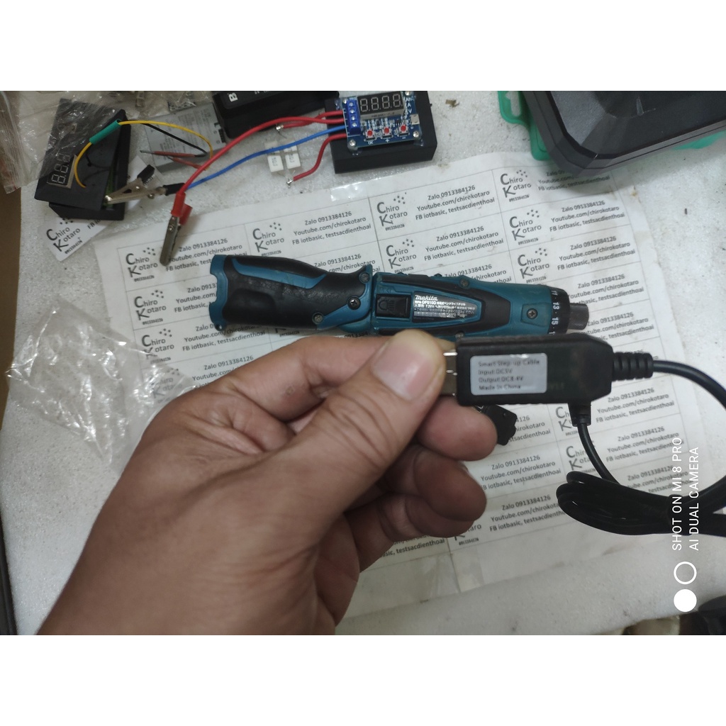 Đế sạc máy Makita mini 7.2V có Led Vol dùng với adapter 8.4V