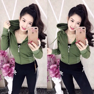 Áo khoác ôm eo lửng trơn 