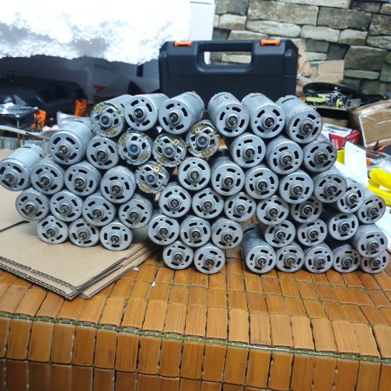 Motor cho thuyền và xe rc 1.12