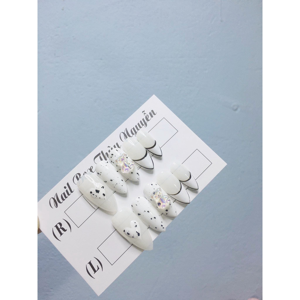 Nailbox móng úp thiết kế gấu trắng