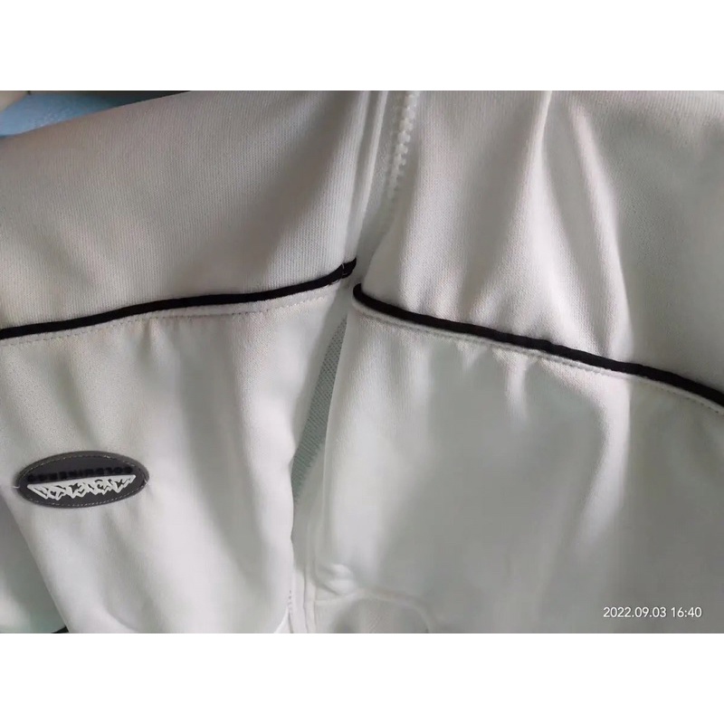 Áo khoác nỉ nhẹ unisex