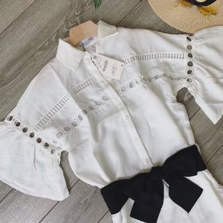 VÁY TRẮNG BUỘC EO ZARA