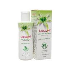 Dung Dịch Vệ Sinh Phụ Nữ Lactacyd Trầu Không Chai 250ml