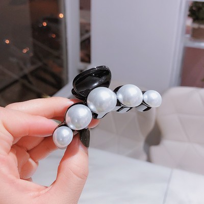 Kẹp Tóc Nhựa Đính 5 Hạt Ngọc Trai (Giả) Hàn Quốc Sang Trọng Quyến Rũ