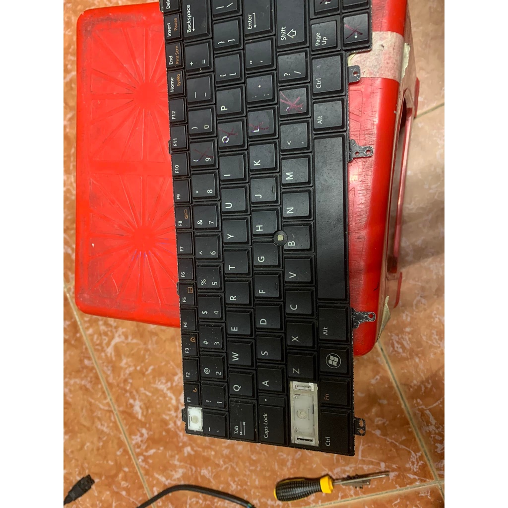 Xác bàn phím dell 0HG3G3 có đèn led nền e6530 e6540 liệt phím lấy nút phím xương
