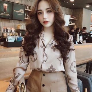 Áo sơ mi hoạ tiết