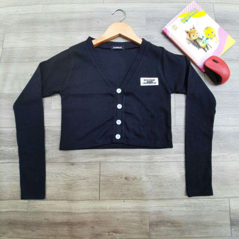 áo croptop nút thật