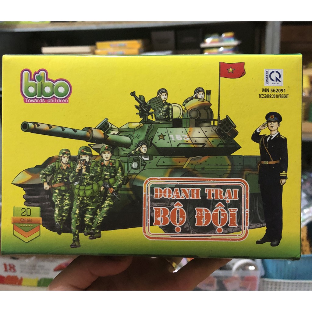 đồ chơi doanh trại quân đội