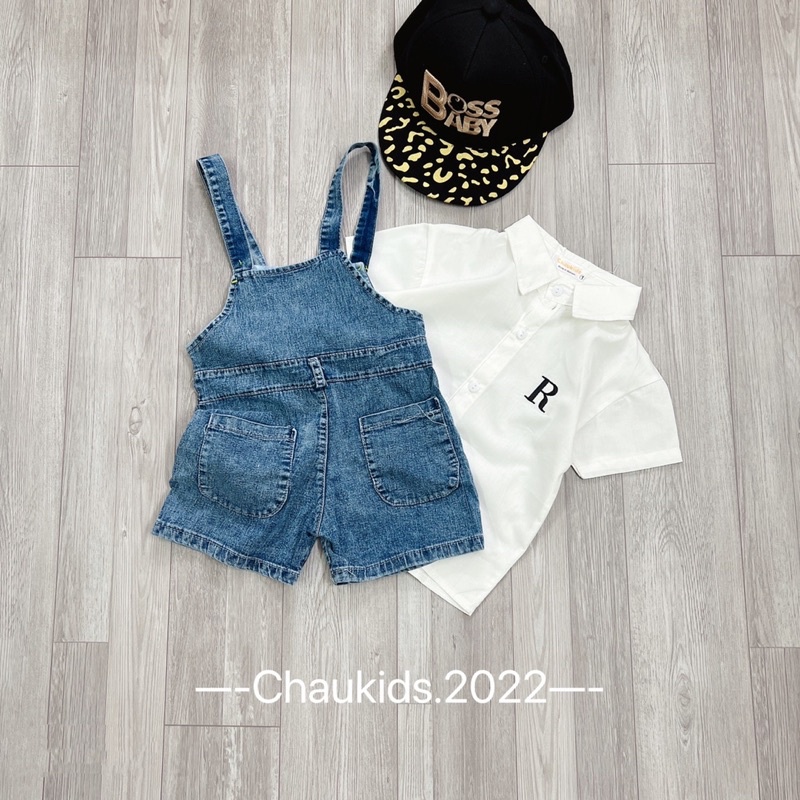 Set áo trắng R yếm jean cho bé trai