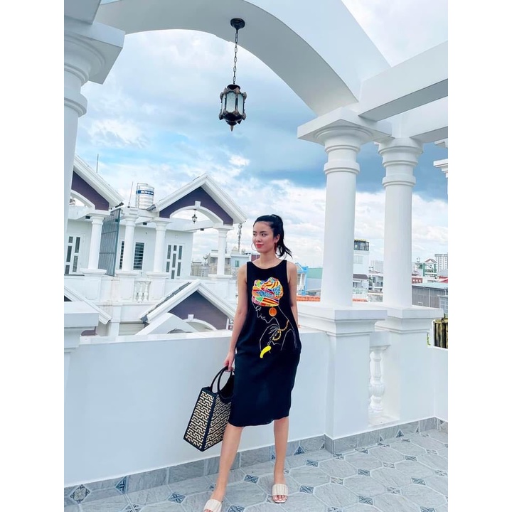 Đầm cô gái dội khăn vẽ thủ công
