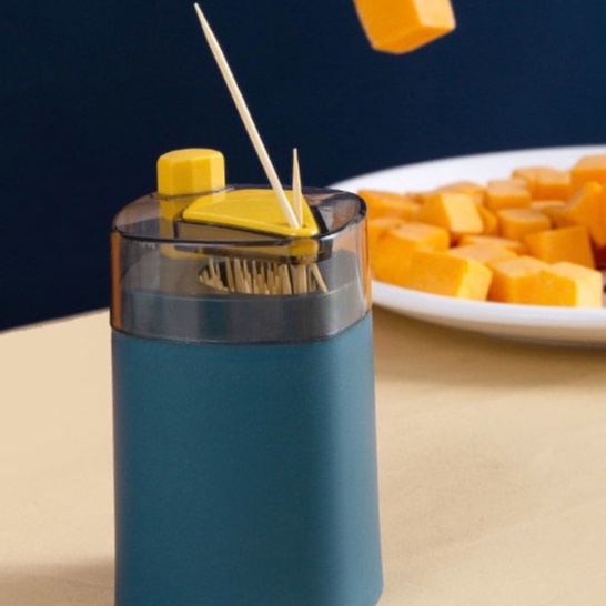 Hộp đựng tăm, bấm là tăm tự bật lên KT: 8.5x 5,5cm