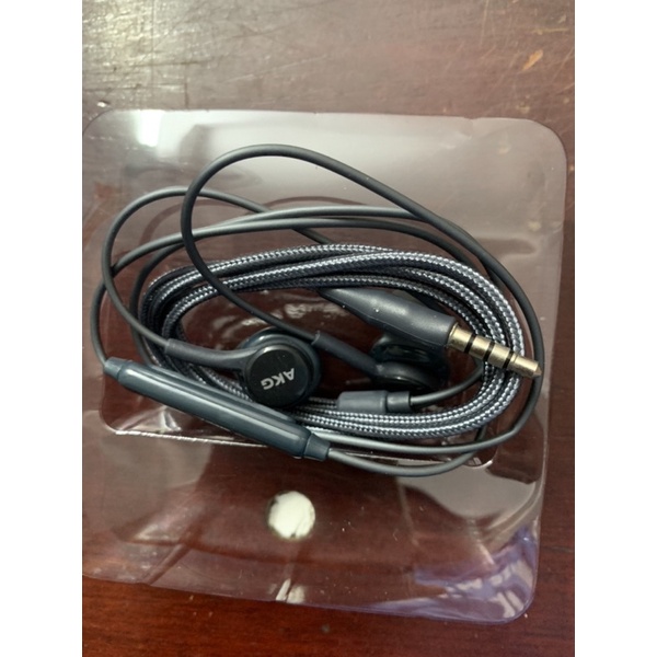 Tai Nghe Nhét Tai SS AKG . Màu đen Jack cắm 3.5mm