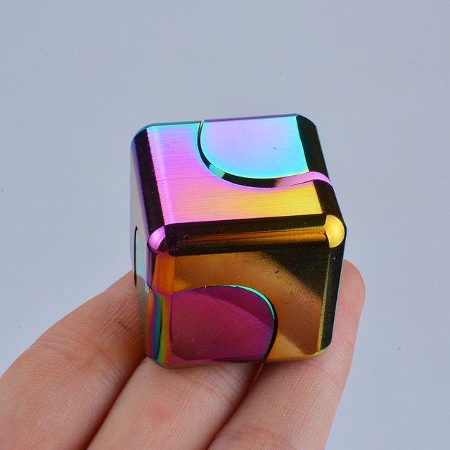 Con Quay spinner Kim Loại Xả Stress Hiệu Quả