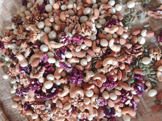 Hạt mix ăn vặt
