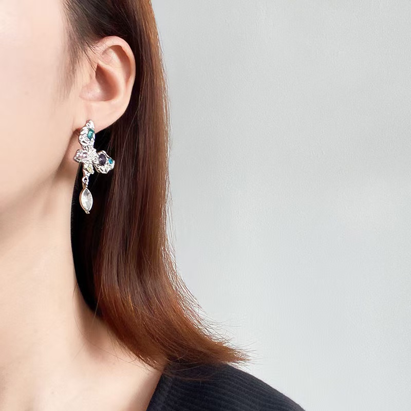 Khuyên Tai Kim Loại Dài Mạ Bạc 925 Đính Đá Thời Trang Độc Đáo Phong Cách Hàn Quốc