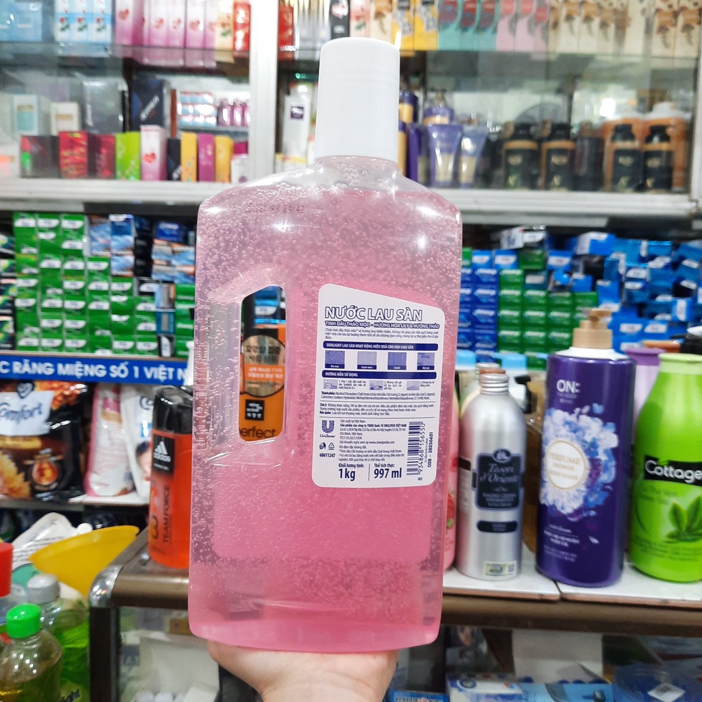 Chai nước lau sàn Sunlight hương lily và hương thảo 1kg