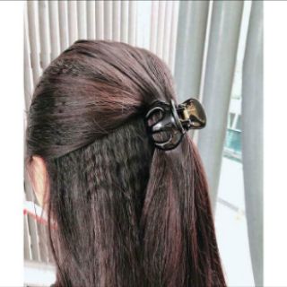 Thế Kẹp tóc thái lan