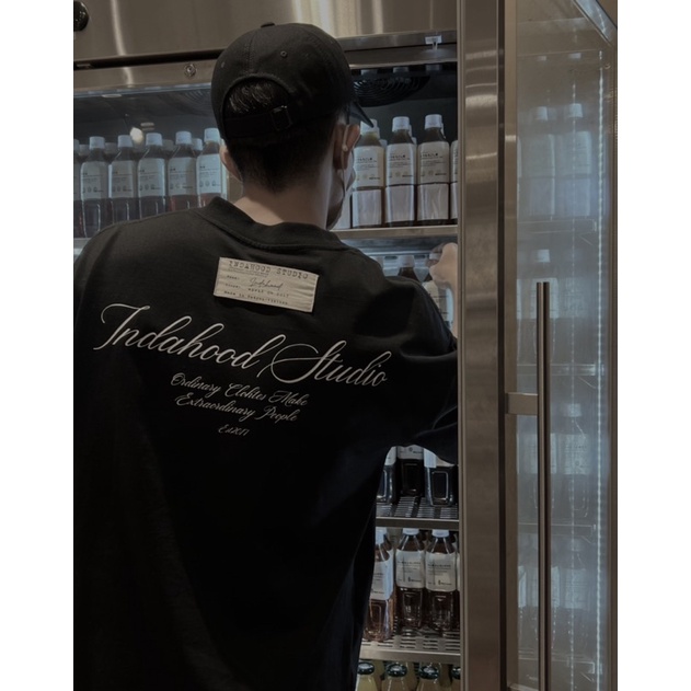 Áo thun Form rộng INDAHOOD STUDIO FONT Black/White/Wash Dark Grey | BigBuy360 - bigbuy360.vn