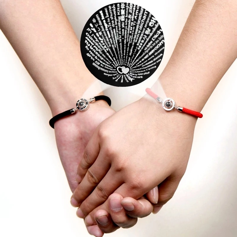 Vòng Tay Chiếu Chữ I Love You 100 Ngôn Ngữ Đơn Giản Cho Cặp Đôi
