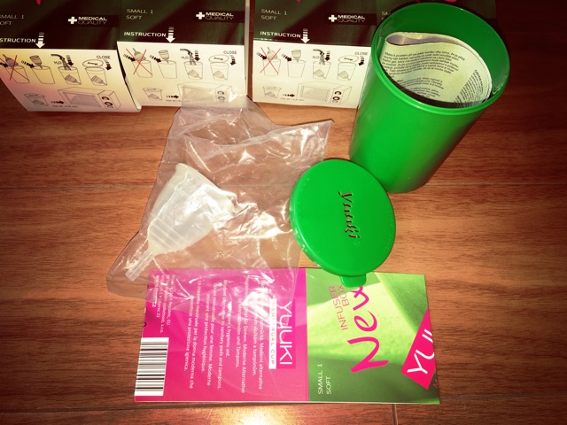 Cốc nguyệt san Yuuki của Séc chính hãng (Kèm cốc tiệt trùng, tặng gel rửa cốc)