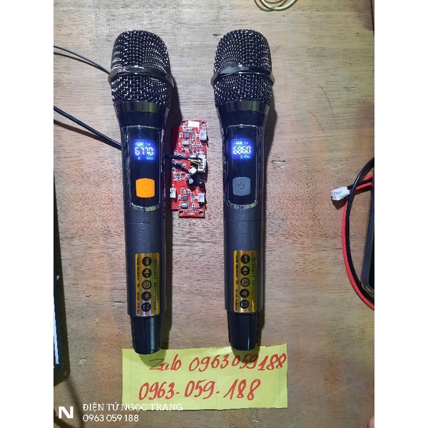 Micro Không Dây Giành Cho Loa Kéo Tay Kim Loại UHF Siêu Chất