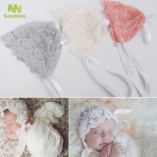 Nón trùm đầu viền ren dễ thương cho bé sơ sinh