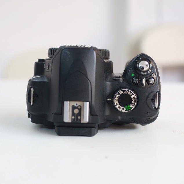 Bộ máy ảnh Nikon D60 kèm ống kính Kit 18-55mm