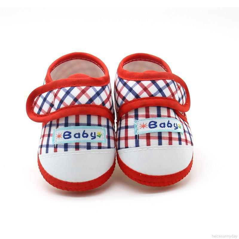 Giày đế mềm họa tiết sọc caro thời trang đáng yêu cho bé