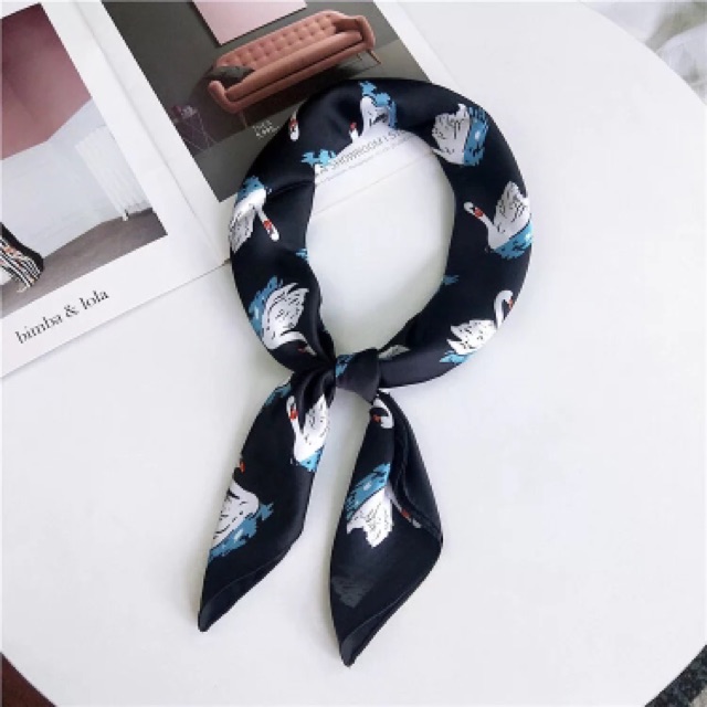 Khăn turban lụa vuông size 70x70cm Hình con thiên nga - Maben