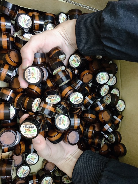 Kem bôi bàn chân cho chó