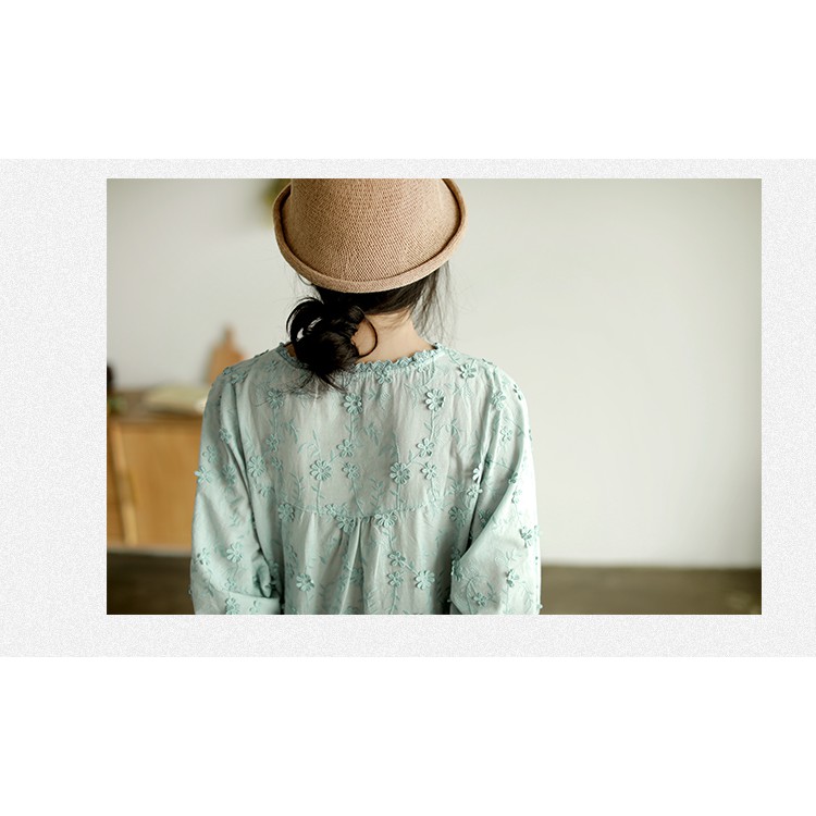 Áo vải linen thêu hoa nổi form rộng | BigBuy360 - bigbuy360.vn